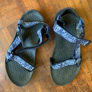 Walking sandals